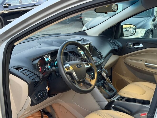Ford Escape-13