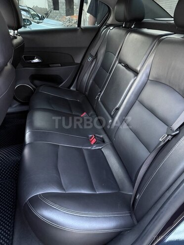 Chevrolet Cruze-13