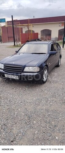 Mercedes C 220-1