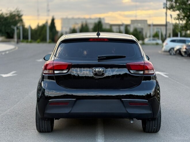 Kia Rio-7
