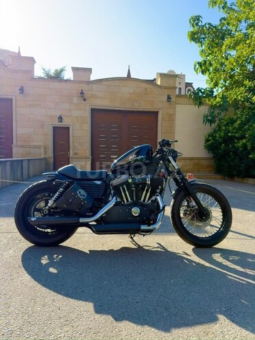 Harley-Davidson Sportster Custom 1200-3