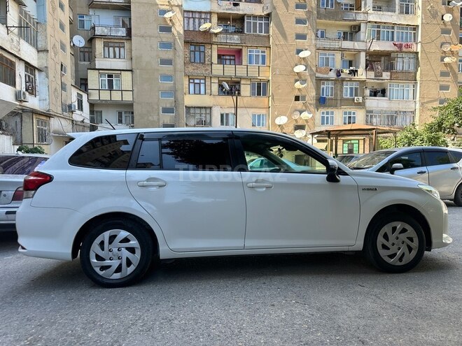 Toyota Corolla Fielder-4