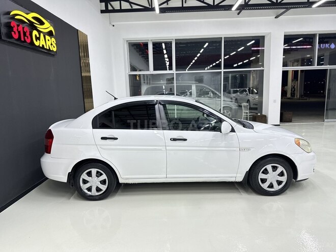 Hyundai Accent-3