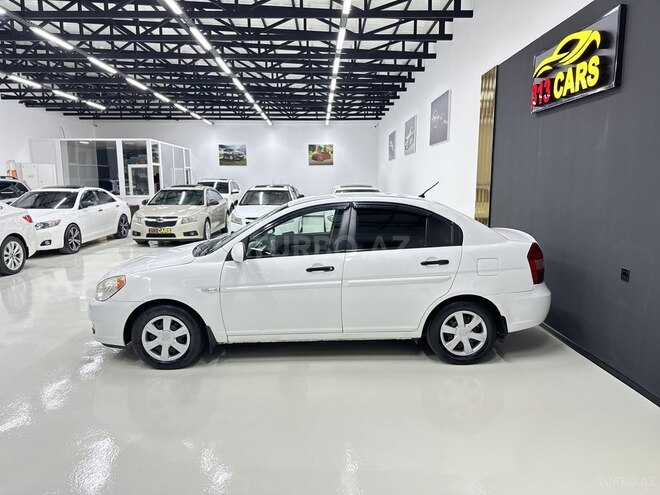 Hyundai Accent-4