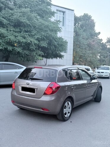 Kia Ceed-7