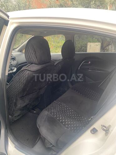 Kia Rio-12