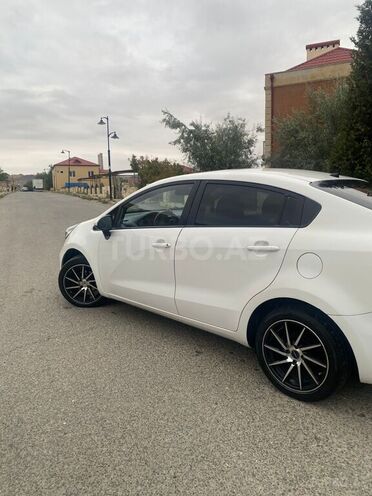 Kia Rio-7