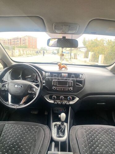 Kia Rio-10