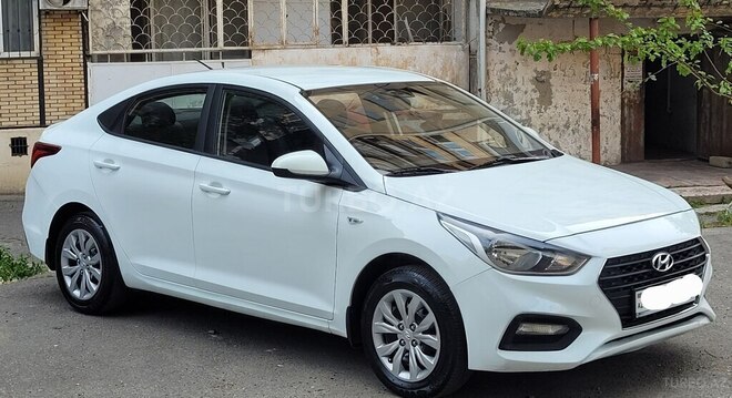 Hyundai Accent-3