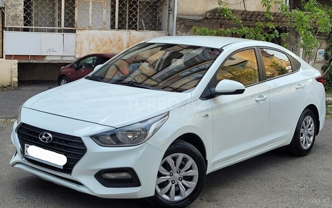 Hyundai Accent-2