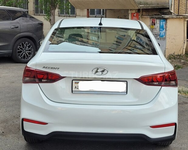 Hyundai Accent-9