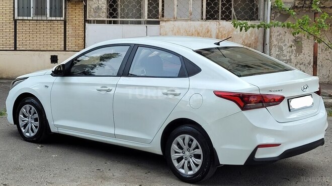 Hyundai Accent-8