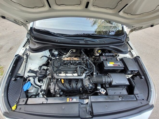 Hyundai Accent-13