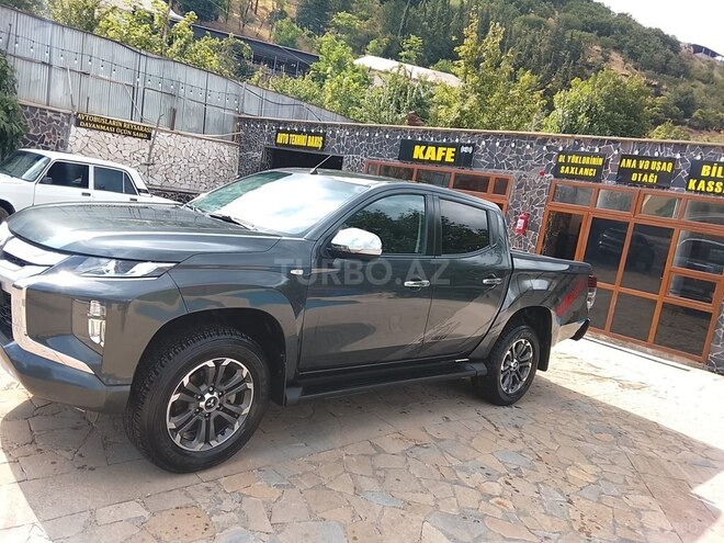 Mitsubishi L200-7