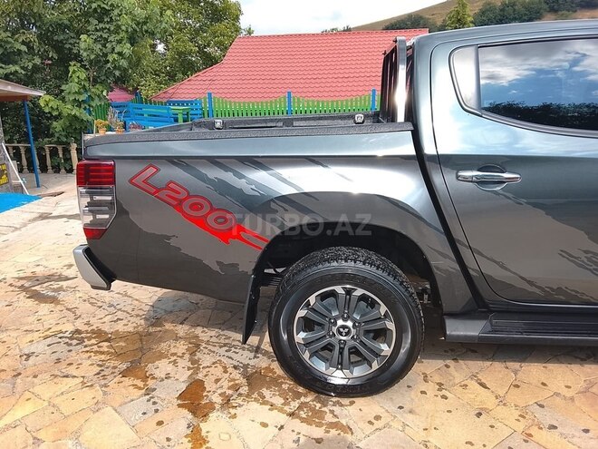Mitsubishi L200-5