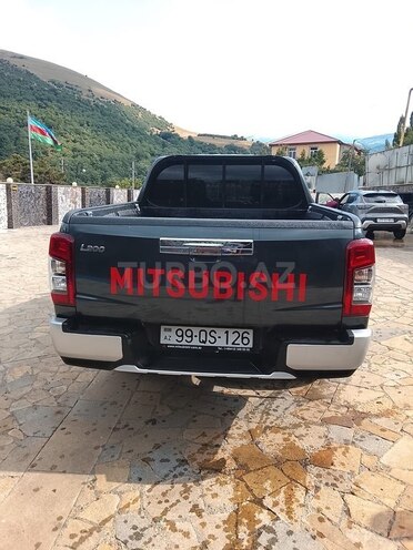Mitsubishi L200-6