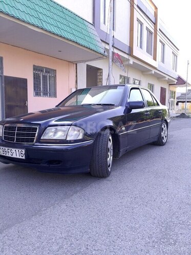 Mercedes C 220-1