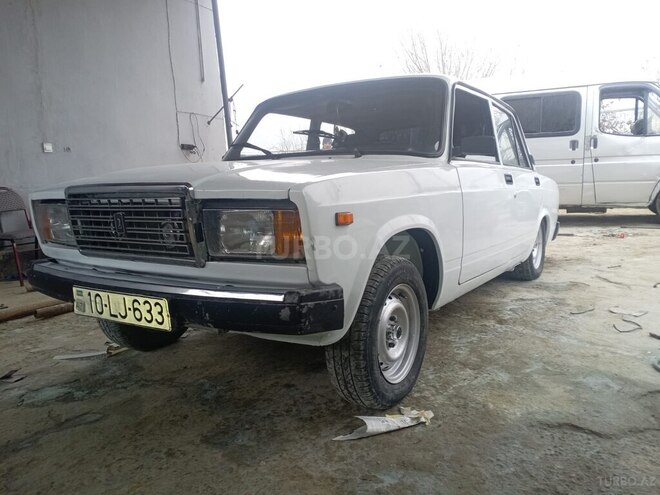LADA (VAZ) 2107-1