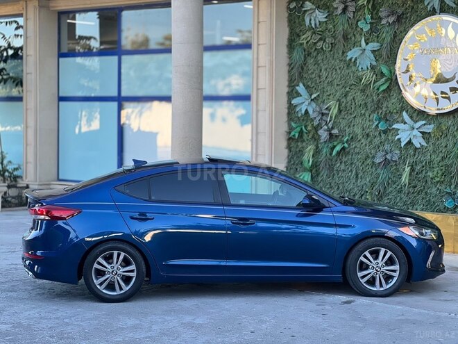 Hyundai Elantra-3