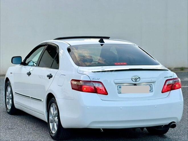 Toyota Camry-5