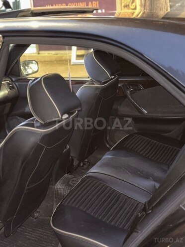 Mercedes E 220-5