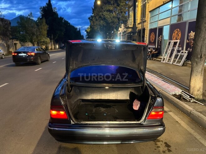 Mercedes E 220-7