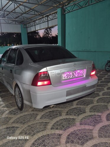 Opel Vectra-9