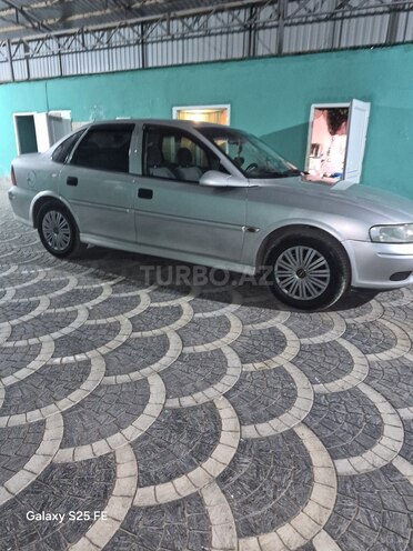 Opel Vectra-4
