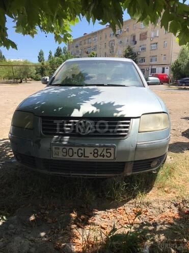 Volkswagen Passat-1