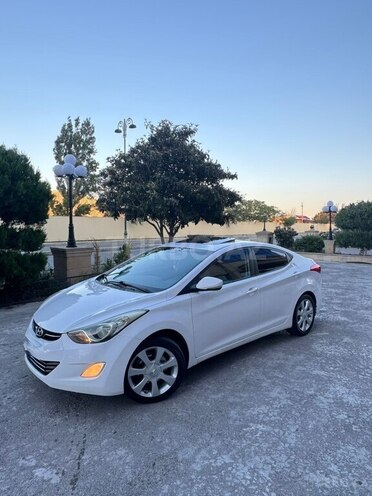 Hyundai Elantra-3