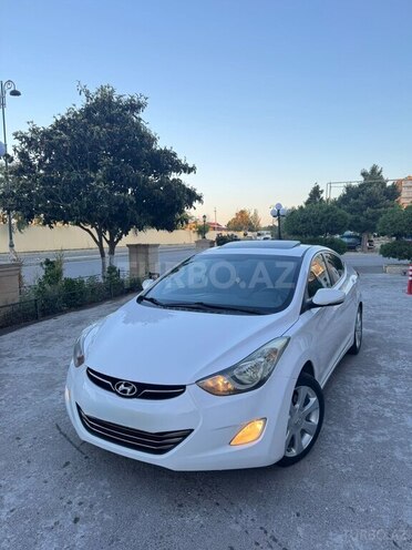 Hyundai Elantra-1