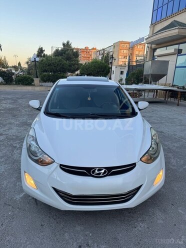 Hyundai Elantra-2