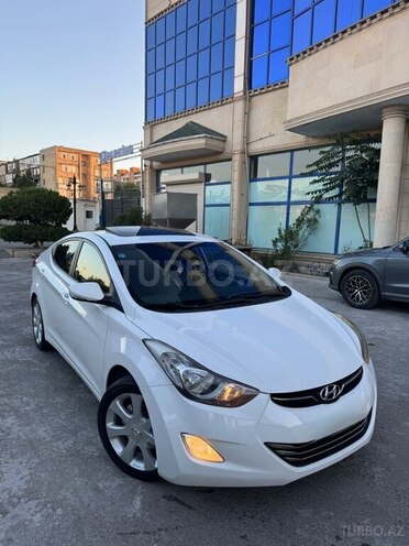 Hyundai Elantra-4