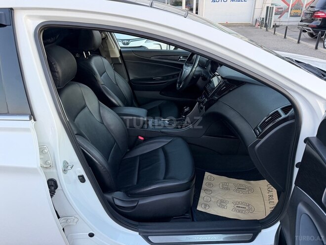 Hyundai Sonata-15