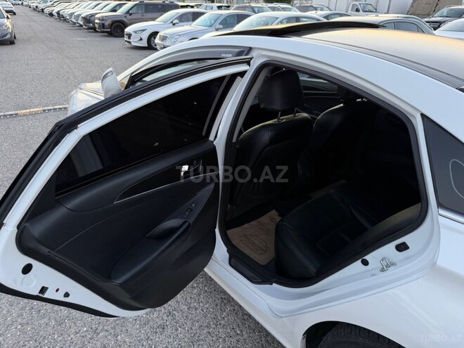 Hyundai Sonata-18