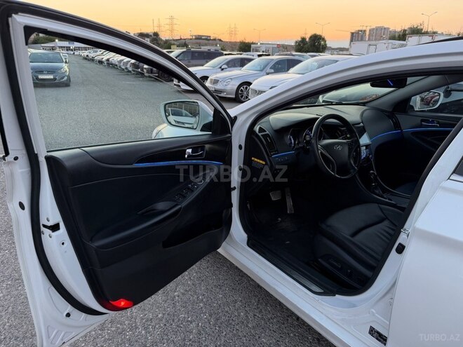 Hyundai Sonata-13