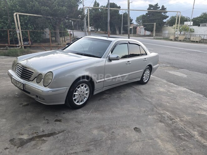 Mercedes E 240-3