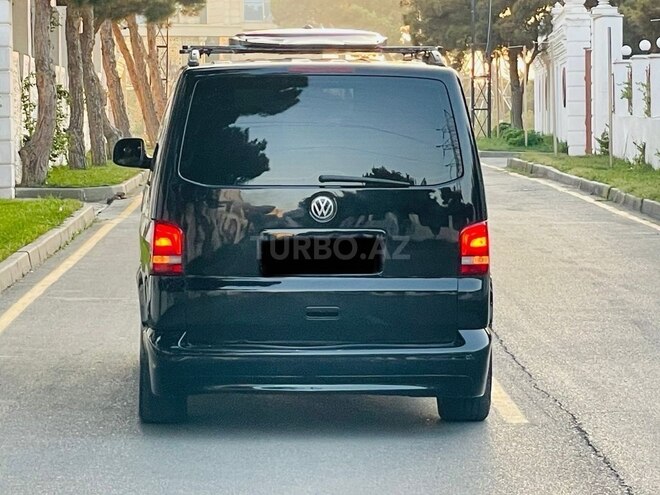 Volkswagen Caravelle-5