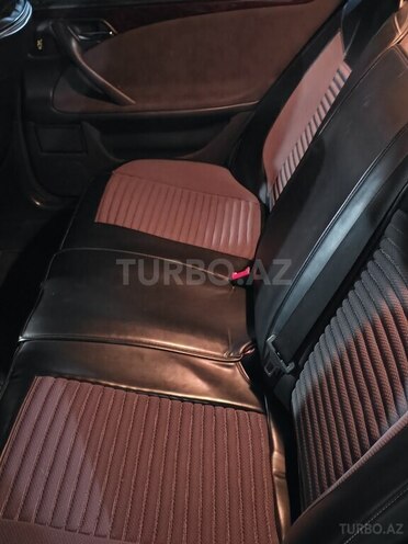 Mercedes E 240-8