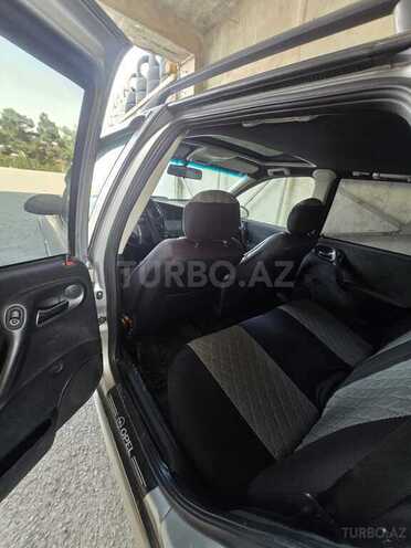 Opel Vectra-4