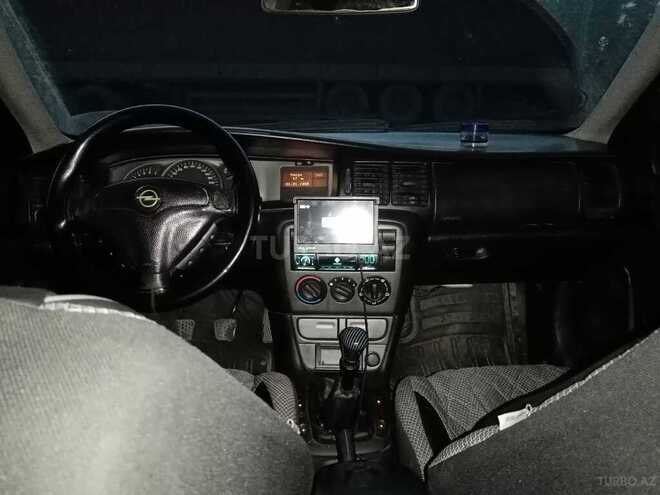 Opel Vectra-11