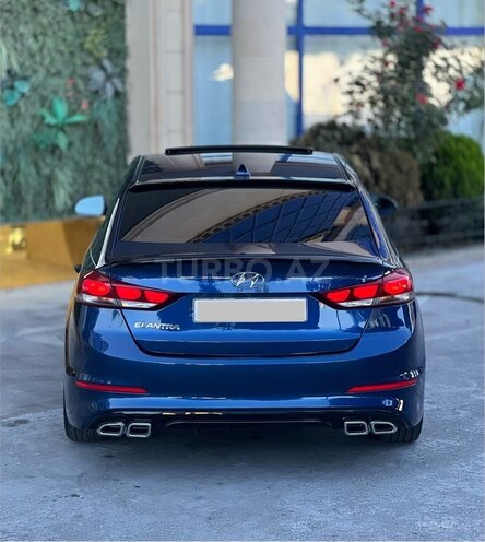 Hyundai Elantra-9