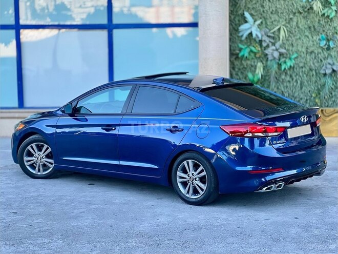 Hyundai Elantra-10