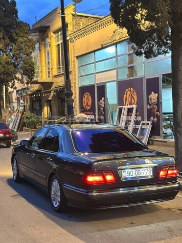 Mercedes E 220-9