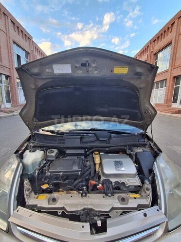 Toyota Prius-8