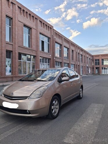 Toyota Prius-4