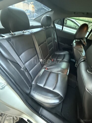 Chevrolet Cruze-12