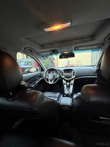 Chevrolet Cruze-13