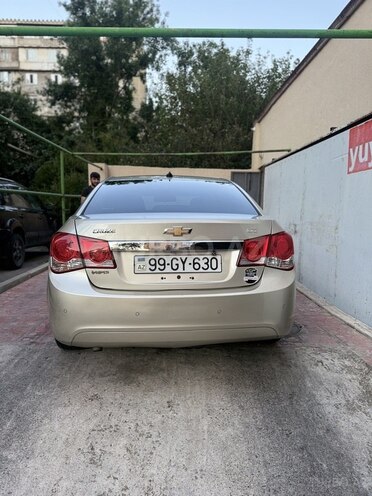 Chevrolet Cruze-16