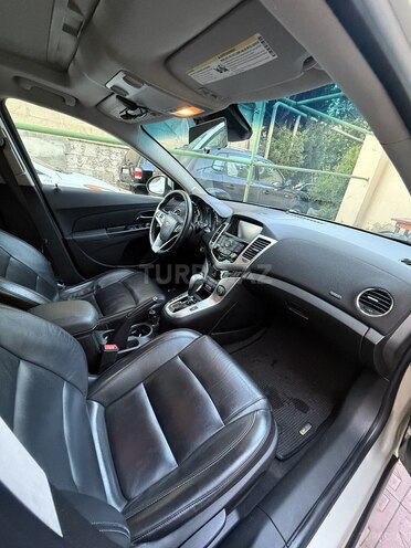Chevrolet Cruze-11